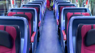 チェンマイ行きソンバットツアーのバス座席1